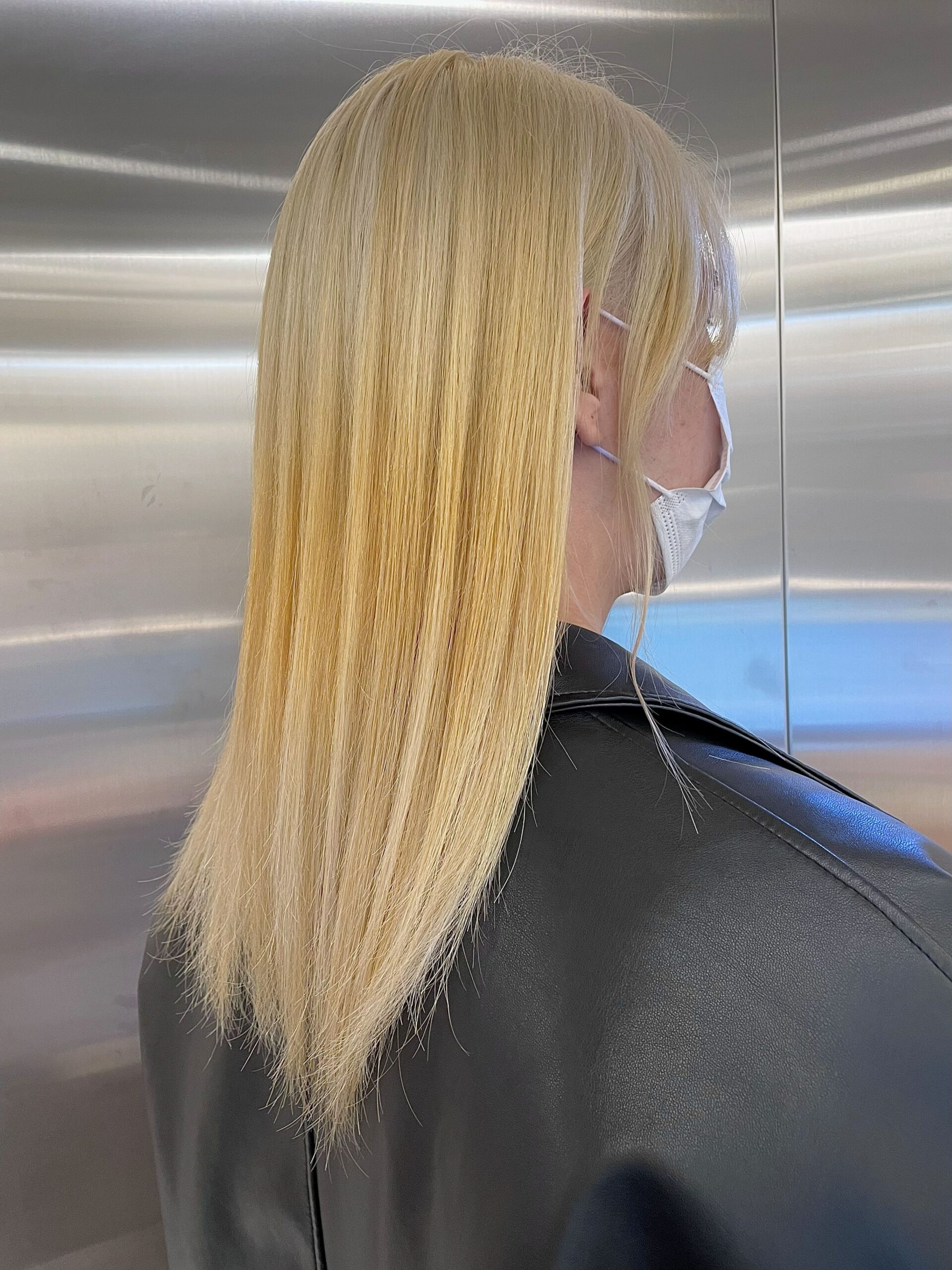 실제 살롱에서 직접 작업한 탈색사진 입니다. 탈색에 대한 이미지를 이해를 돕기 위한 예시 사진